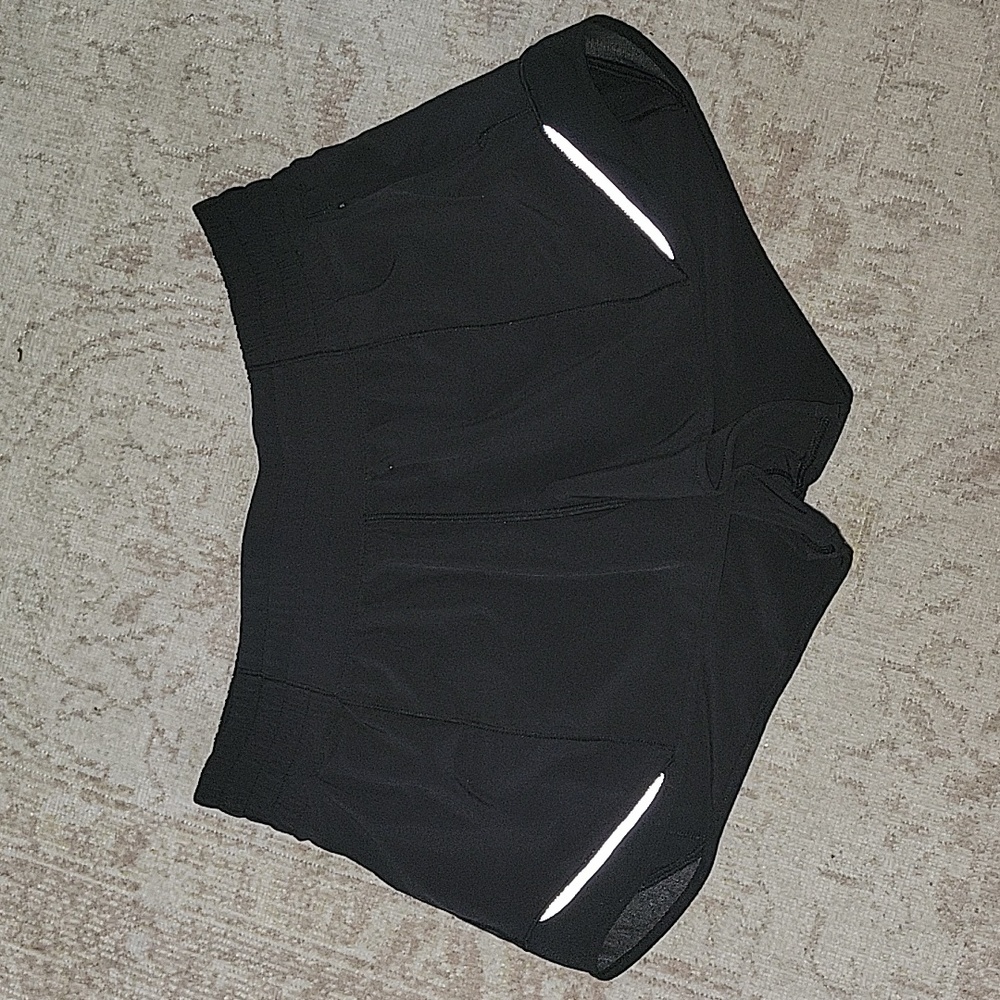 Lululemon Hotty Hot Short Black sz 6 tall  ,  lined EUC Gym Run Tennis - Picture 3 of 8